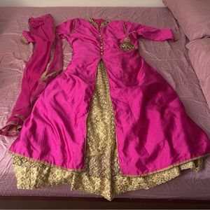 Whole set 3 piece anarkali skirt and the pink top and shawl are 3 piece.